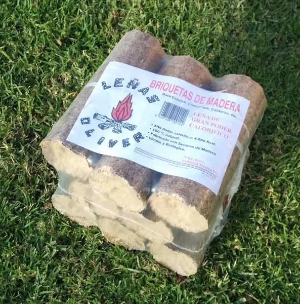 Briquetas de madera para chimenea y estufa 10 kg, 8 troncos