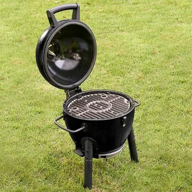 Char-Griller Akorn Jr Kamado E6714 abierta