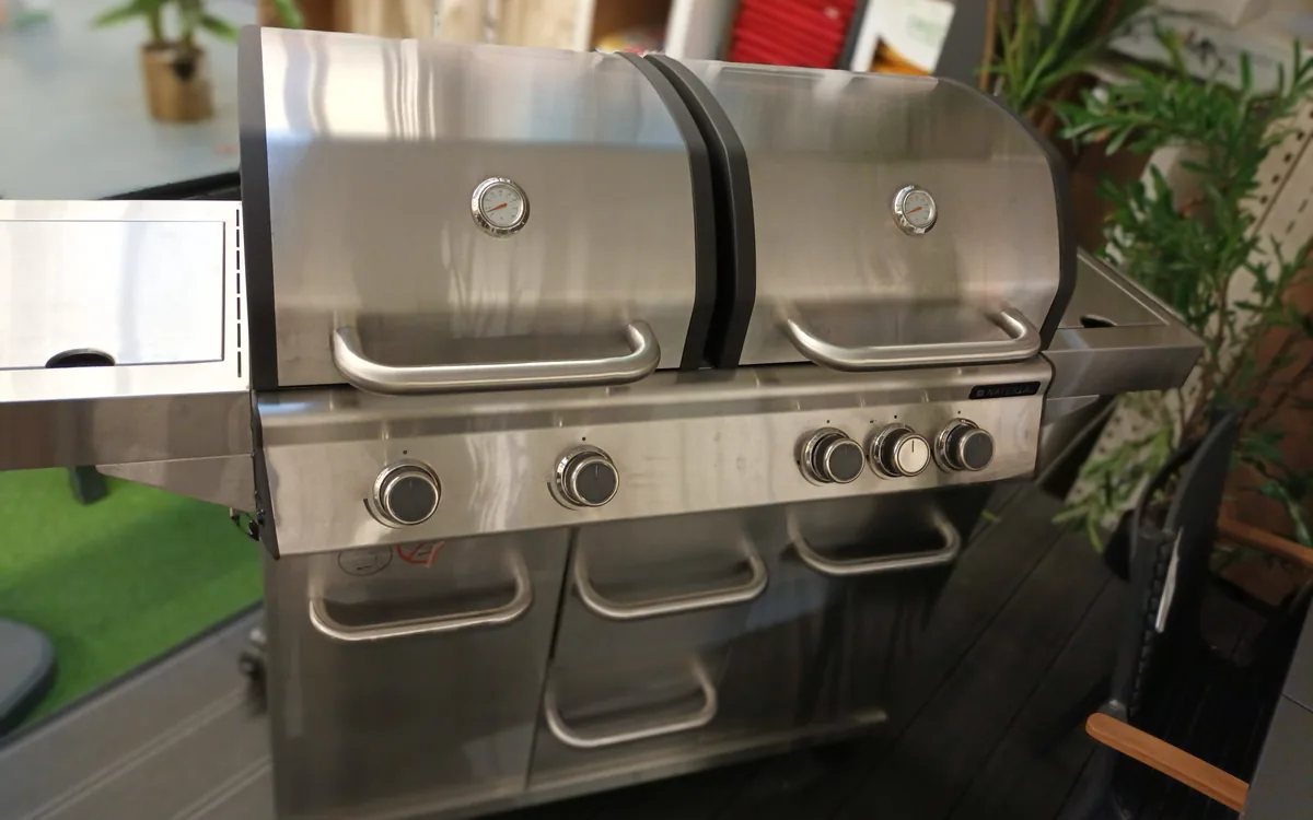 Barbacoa de gas Naterial de acero inoxidable con tapa abatible, termómetro integrado y cinco quemadores